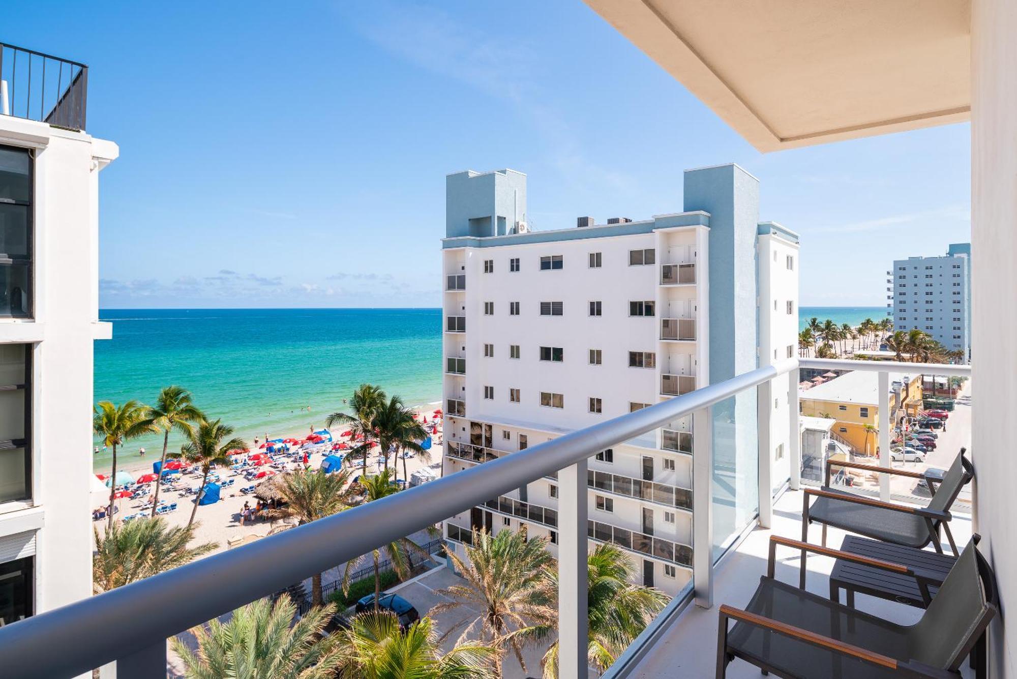 Costa Beach - An All Hollywood
